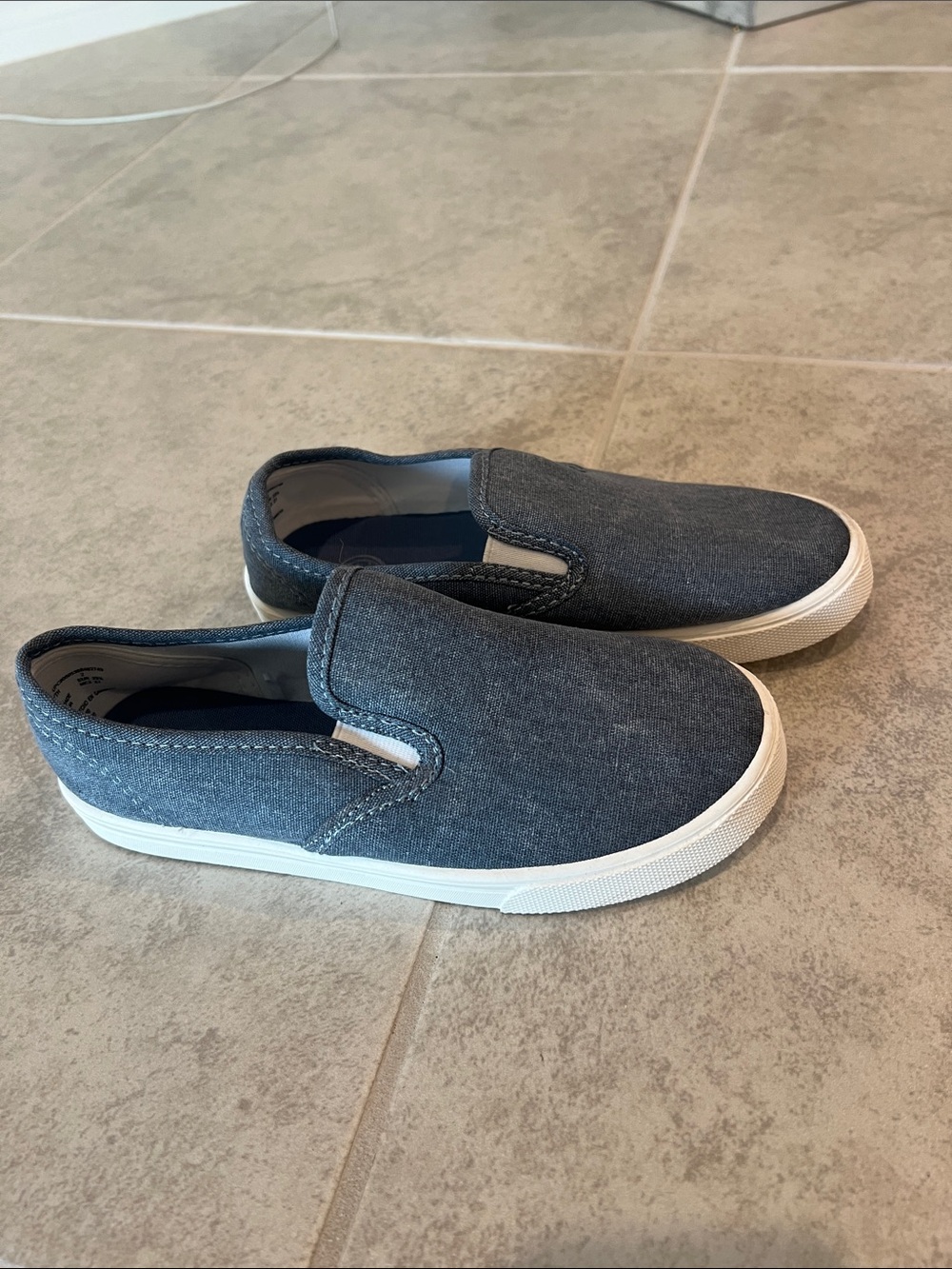 • Boy Slip-On Canvas Slide on’s in Denim Blue, size 2 •